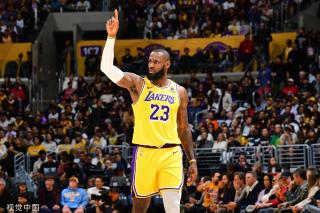 在中路更多 在中路更多