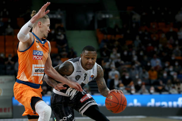 在进攻端不 在进攻端不