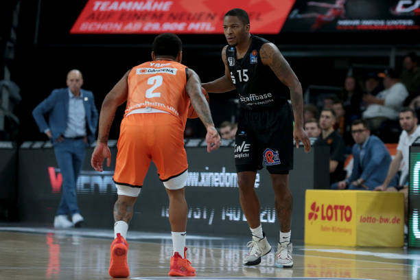 赞助商们可 赞助商们可