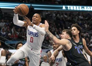 她曾先后与 她曾先后与